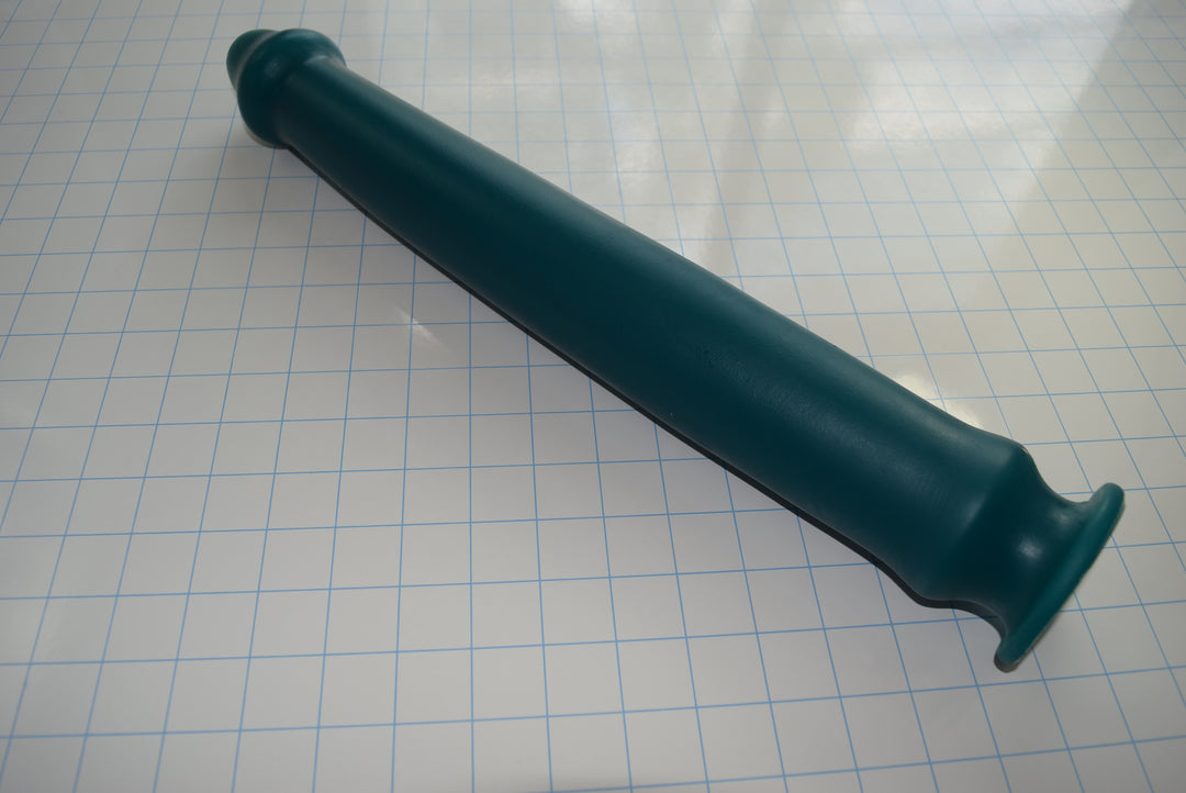 PRIAPUS-18" Long Smooth Body Silicone Enema Nozzle