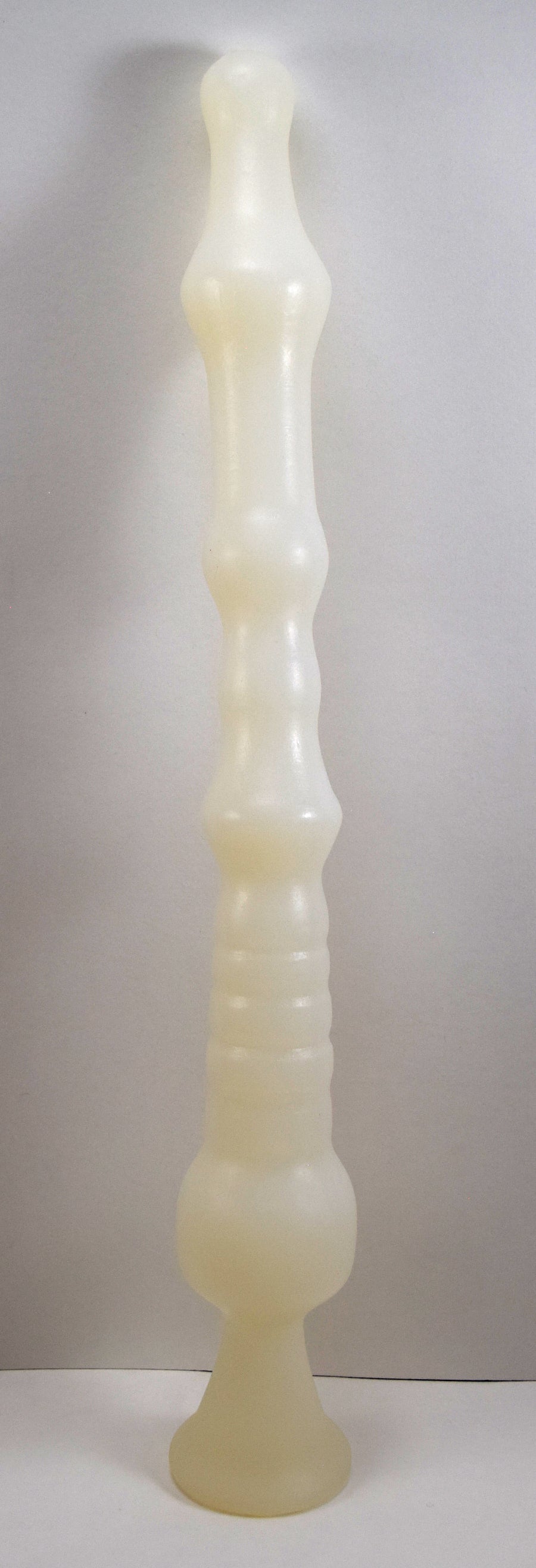A translucent, medium-softness, open-bore mouthpiece