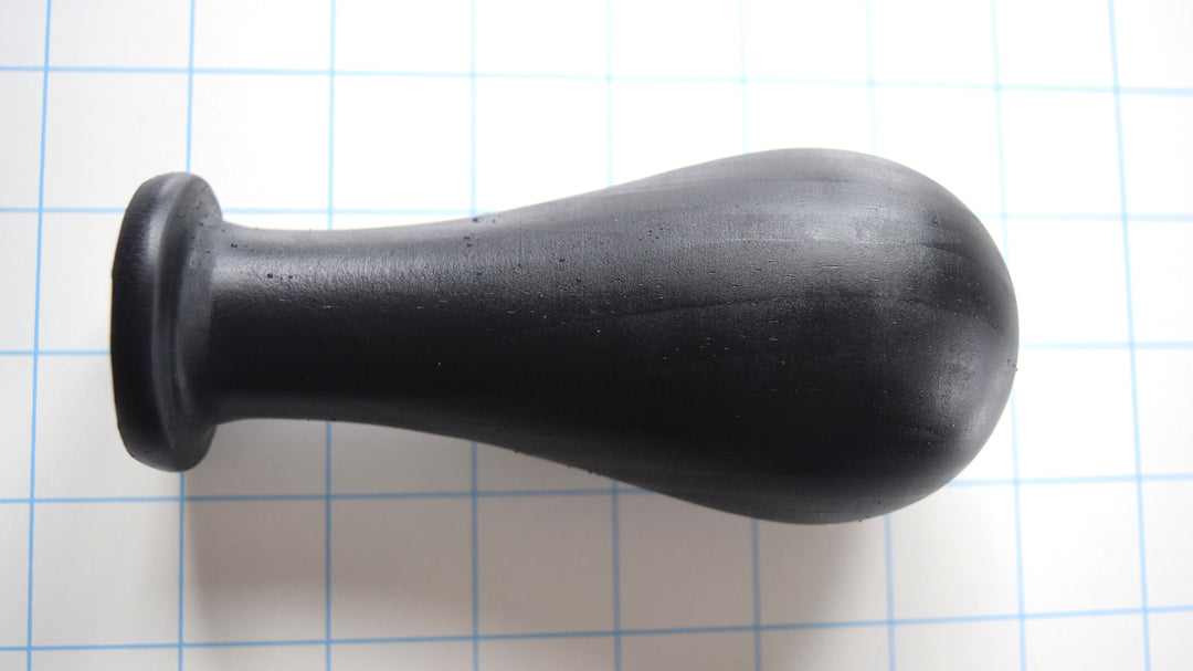 EDISON large 2.25-inch diameter retention enema nozzle with smooth tapered oval-bulb shape, 5.5-inch overall length