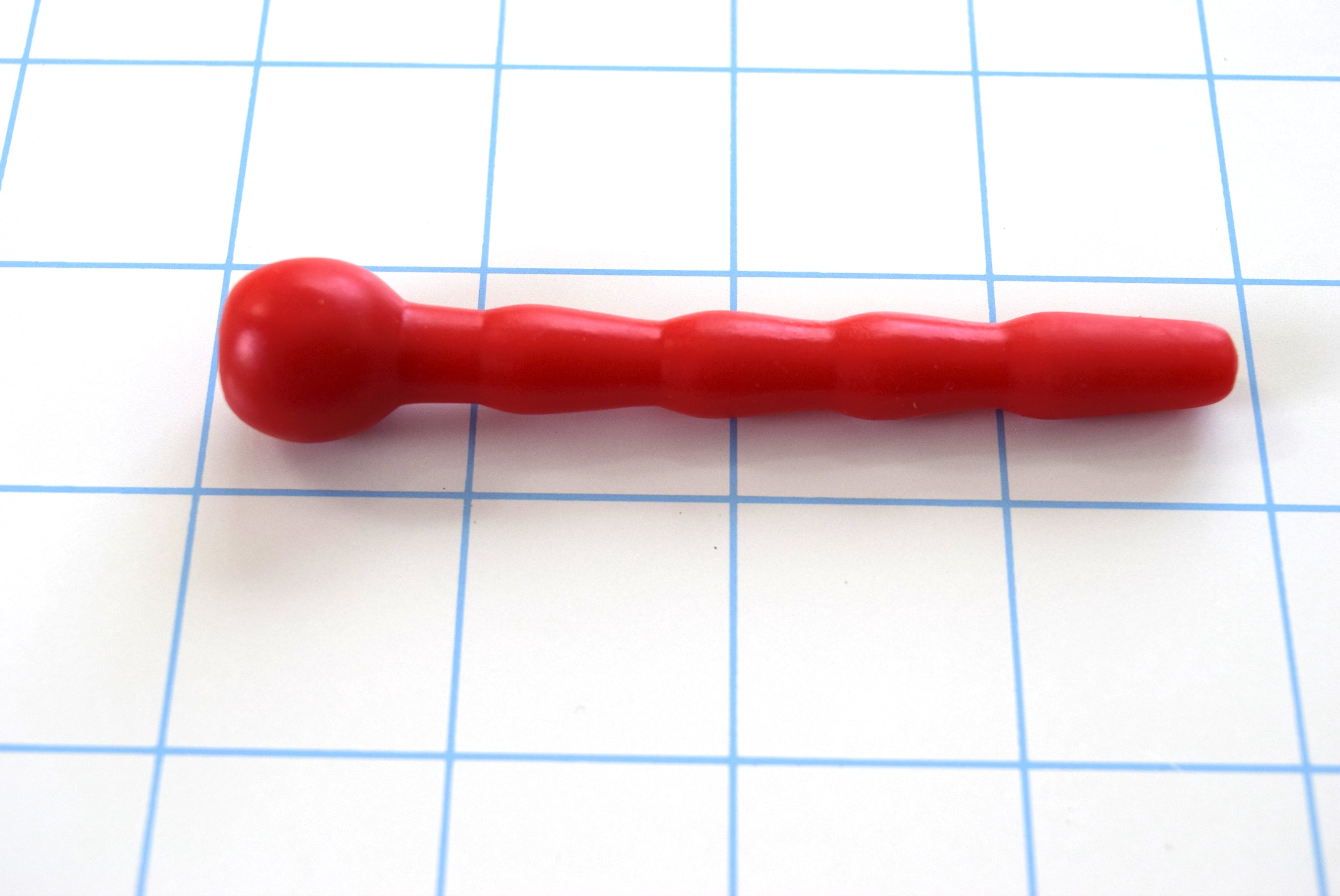 SSND-CNTRD3 red contoured short silicone sound showing 7mm tapered tip, 9.5mm swells, 8mm retention valley, and ball flange.