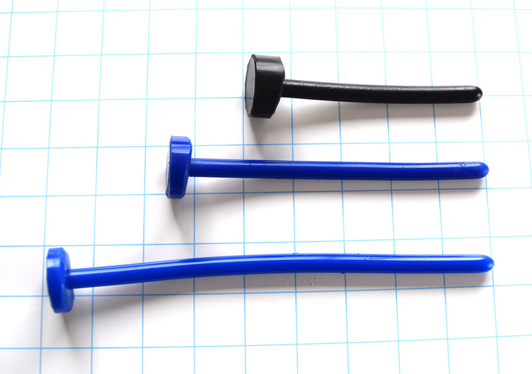 SSND-The Rod 8mm smooth straight silicone urethral sounds shown in black and blue color variants on a grid background, highlighting the tapered entry tip, uniform 8mm straight shaft, and flat safety base flange